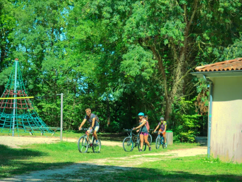 À vélo au plan d'eau des 3 Fontaines
