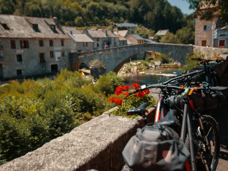 Arrivée au pont de Montvert sur la GTMC