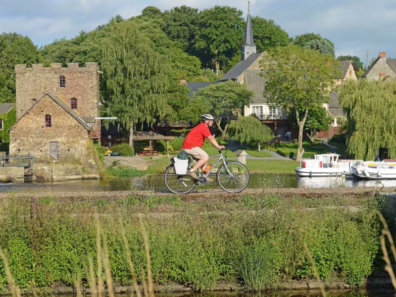 Port de Mayenne à vélo
