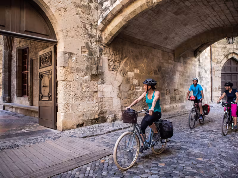 Dans les rues de Narbonne à vélo