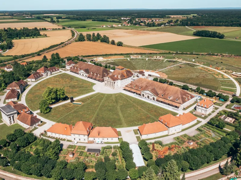 Saline Royale d'Arc et Senans, vue en drone