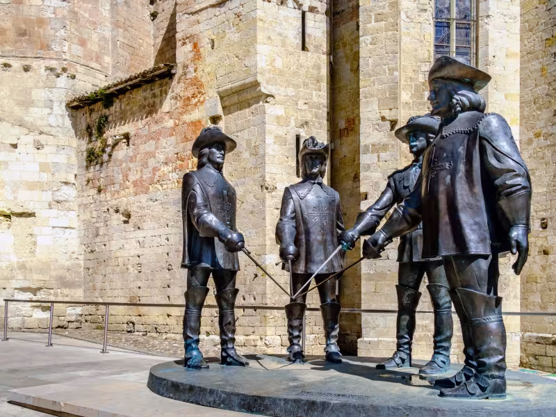 Statues des Mousquetaires à Condom