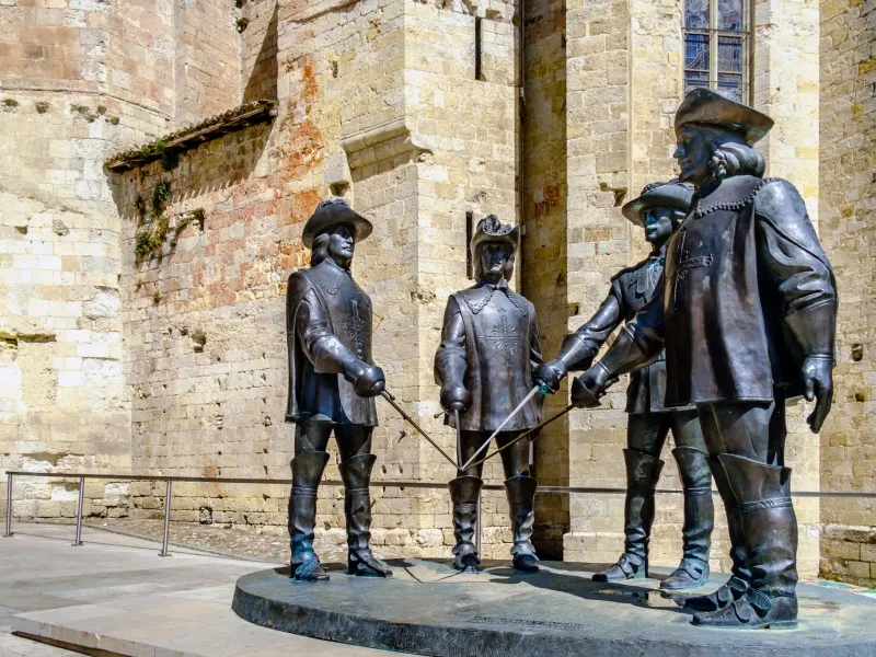 Statues des Mousquetaires à Condom