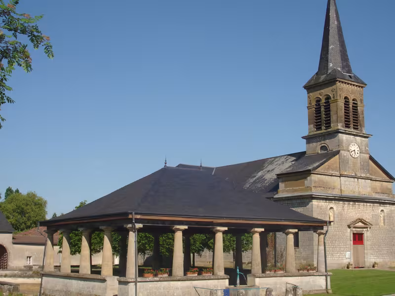 Stenay halles église et lavoir