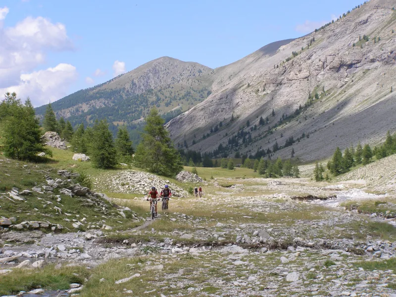 Vttistes sur la TransVerdon VTT