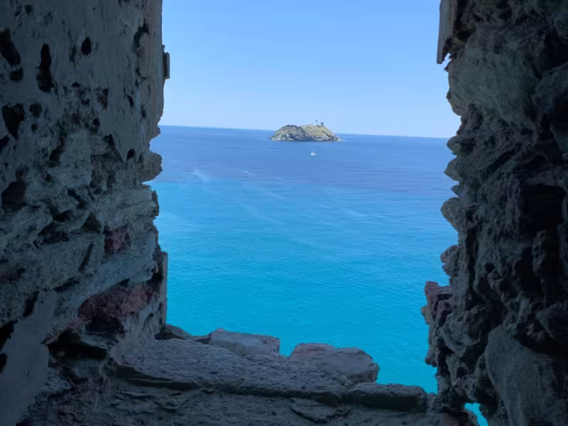 L'île de Giraglia de la tour Agnello