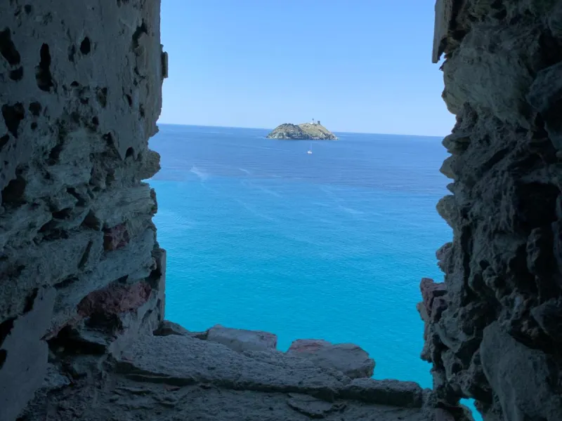 L'île de Giraglia de la tour Agnello