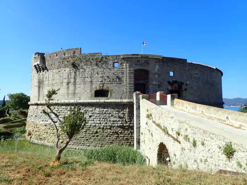 Tour Royale pointe de Pipady à Toulon