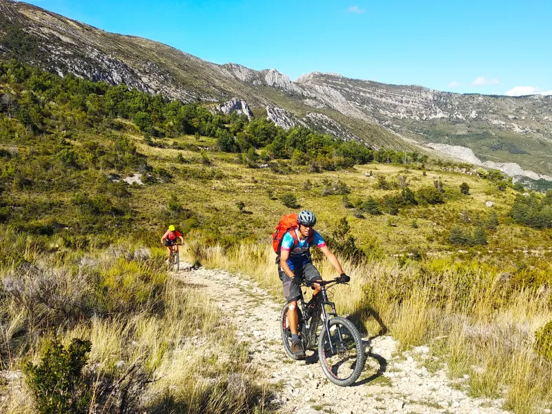 Vttistes sur la GT TransVerdon VTT
