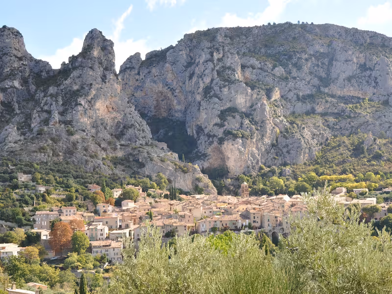 Village pittoresque sur GT TransVerdon VTT