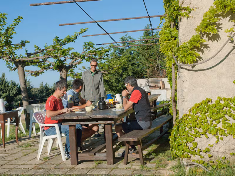Petit déjeuner avant le départ à VTT