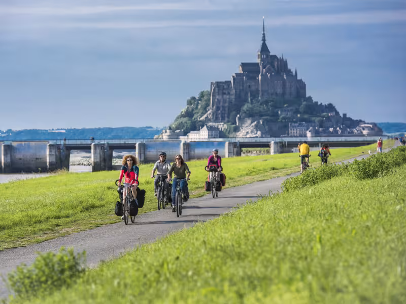 Indrukwekkende aankomst met de fiets bij Mont Saint-Michel