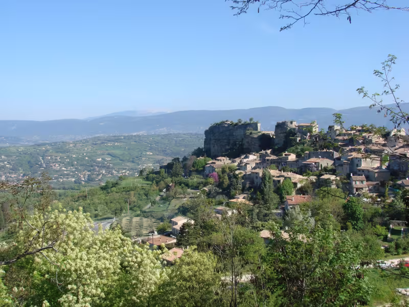 Village de Saignon sur la Méditerranée à vélo