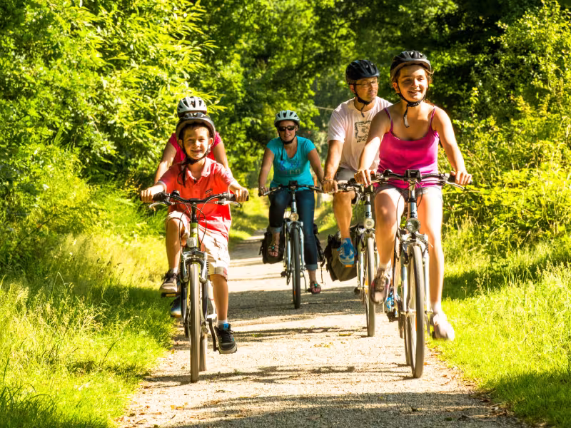 Voie verte à vélo en famille depuis Carhaix sur la V7 - Bretagne à vélo
