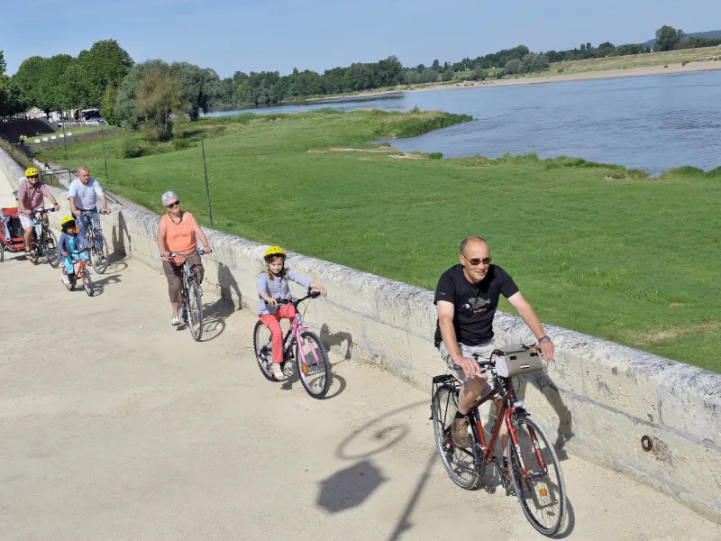 Voyage à vélo en famille en bord de Loire - Amboise