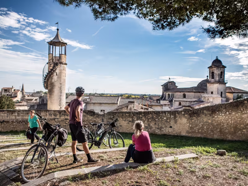 Remparts de Beaucaire sur La Méditerranée à vélo