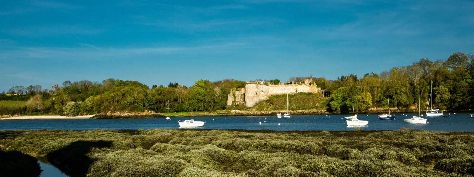 Château du Guildo en bord de mer