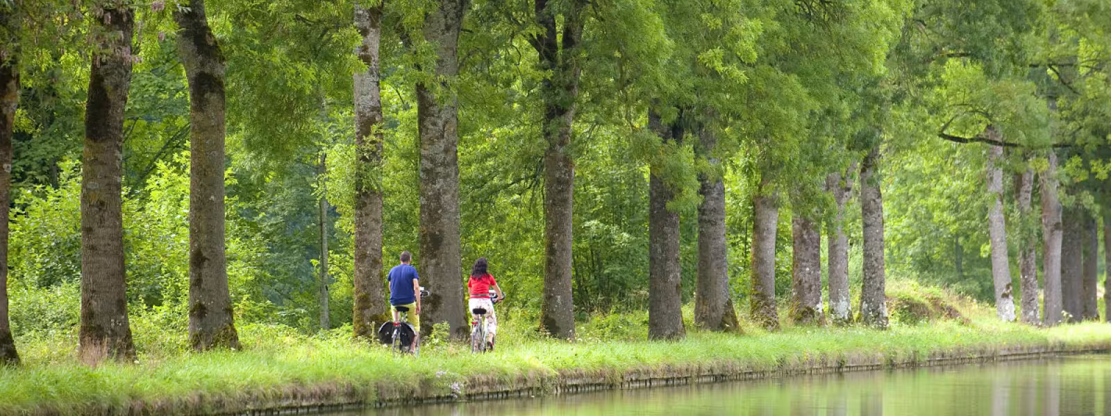 Le canal de Bourgogne à vélo vers La Bussière-sur-Ouche