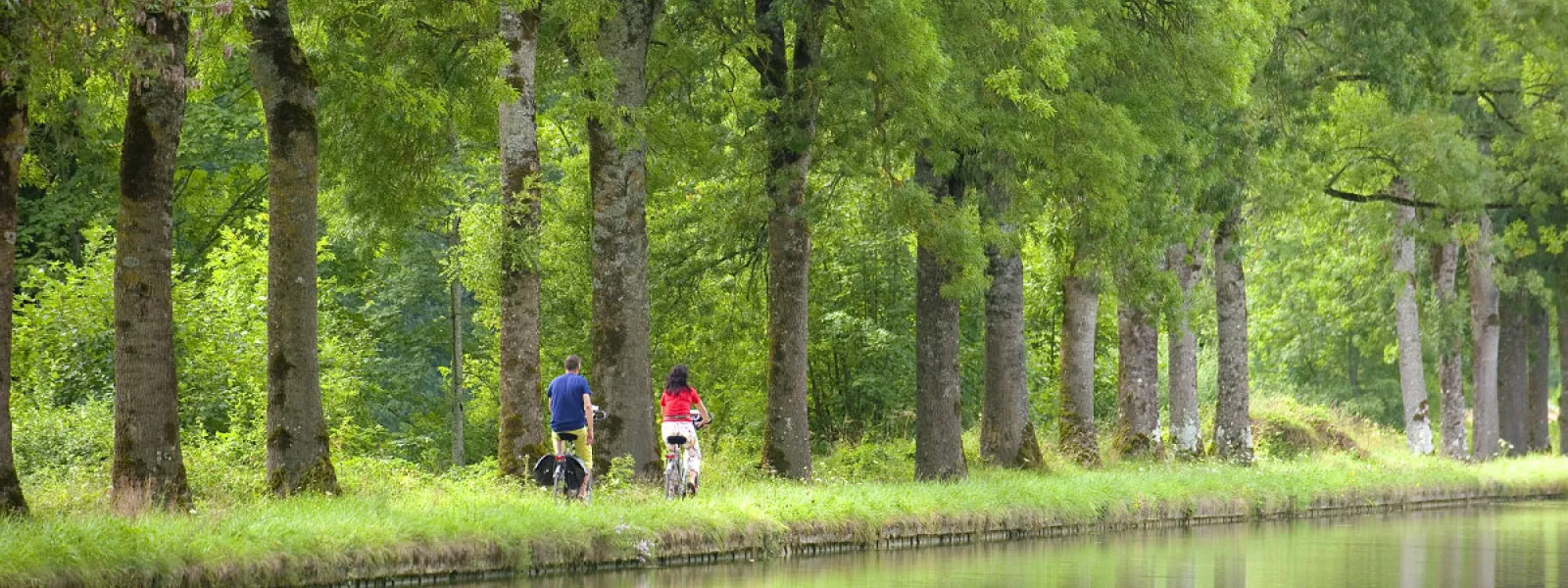 Le canal de Bourgogne à vélo vers La Bussière-sur-Ouche