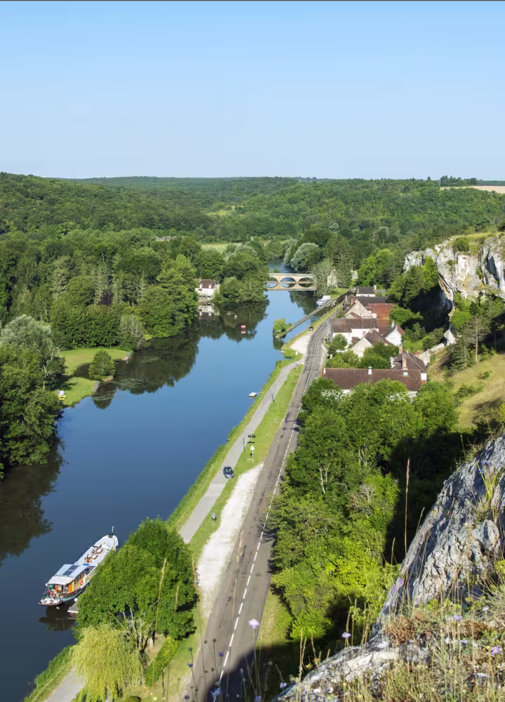 Canal du Nivernais à vélo - Rochers du Saussois