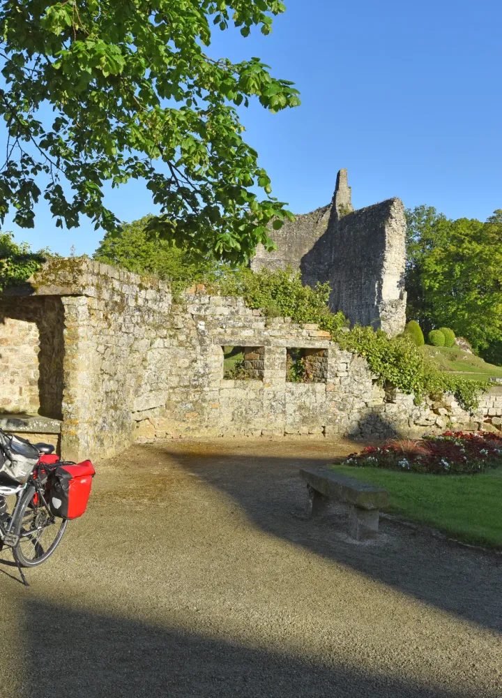 Arrivée à Domfront à vélo