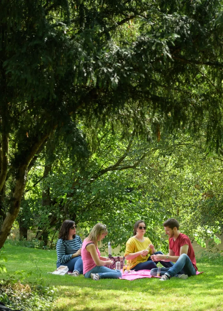 Pique-nique au bord du canal vers Pontivy