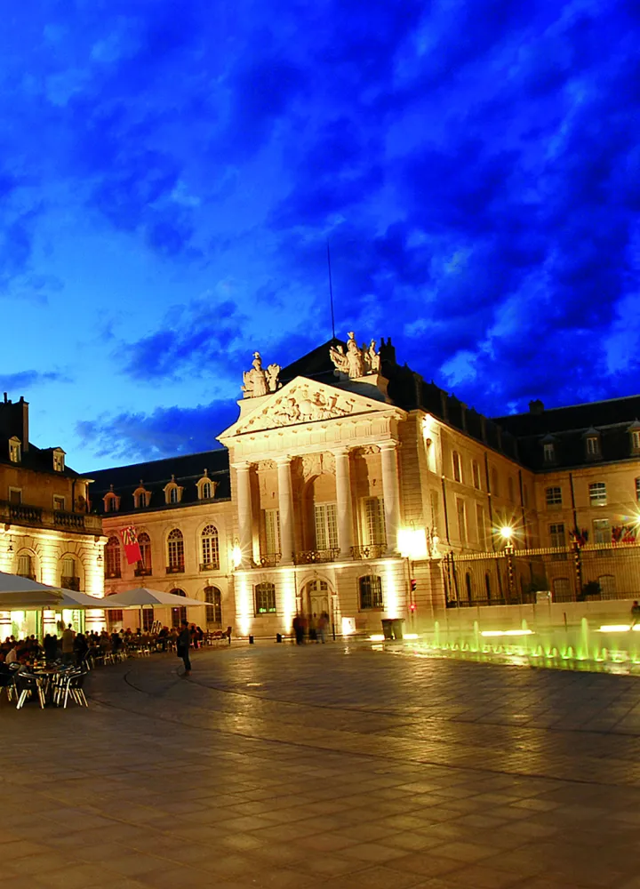 Dijon, ville incontournable du Tour de Bourgogne à vélo