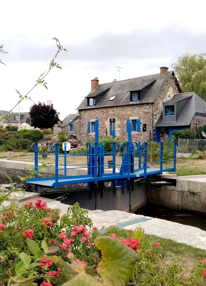 Ecluse sur le canal d'Ille et Rance