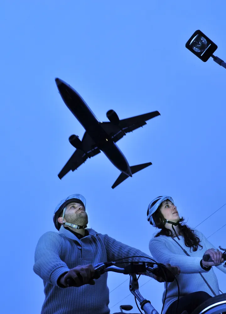 Met het vliegtuig vanuit Nederland of België