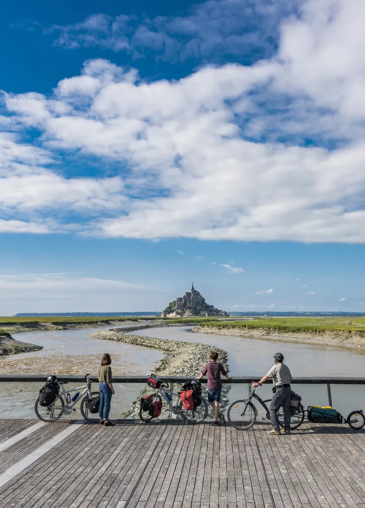 Blick auf den Mont-Saint-Michel von La Véloscénie aus
