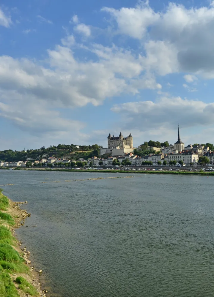 Panorama sur la Loire, Saumur et son château