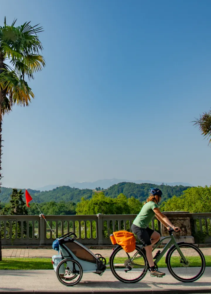 Une remorque vélo pour transporter son enfant