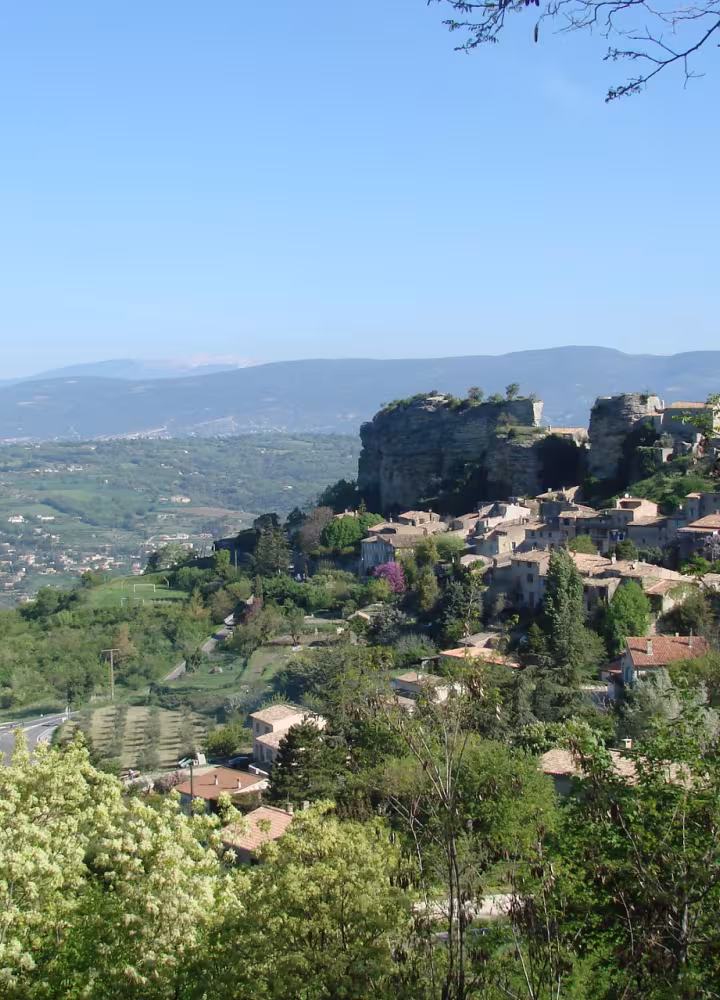 Village de Saignon sur la Méditerranée à vélo