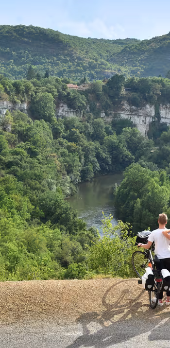 Surplomb sur la vallée de l'Aveyron