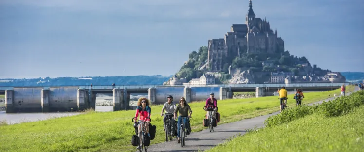 Indrukwekkende aankomst met de fiets bij Mont Saint-Michel