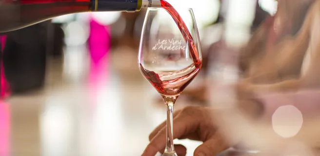 Néovinum: Tasting cellar / Ardèche Wine Shop