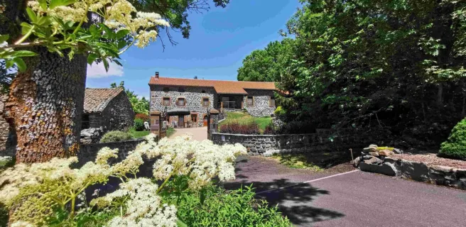 Chambre d'hôtes - Le Clos des pierres rouges