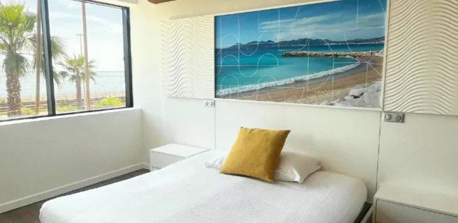 So Blue Hotel