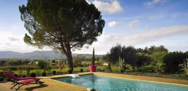 Terrasse et piscine