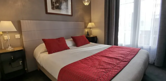 Brit Hotel Acacias - Arles