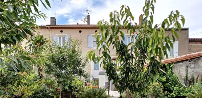 Maison de ville au pied de la Montagne Noire