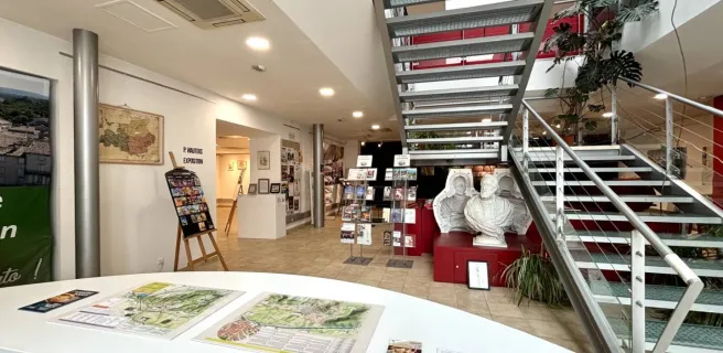 Office de Tourisme de La Roque d'Anthéron
