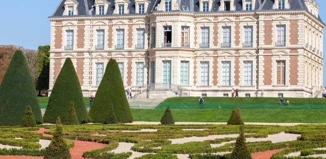 Extérieur et broderies