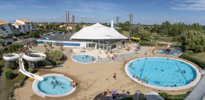 Vue aérienne du centre aquatique de Châtelaillon-Plage