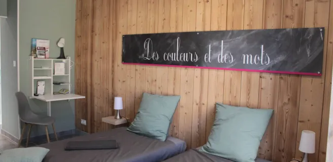 Des couleurs et des mots à Villeneuve de Berg