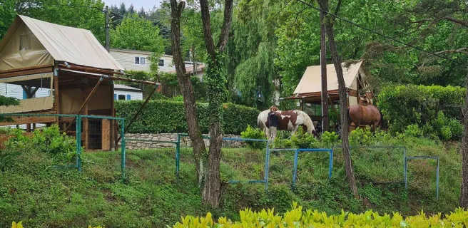 Camping La Douce Ardèche - Le Bivouac