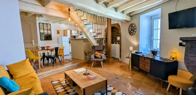 Le 16 Sous les Trémières