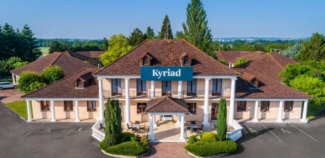 Les Trois Colonnes - Hôtel Kyriad Sens