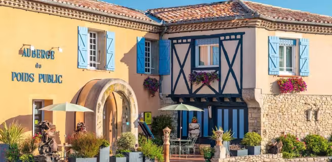 auberge-du-poids-public-facade-2