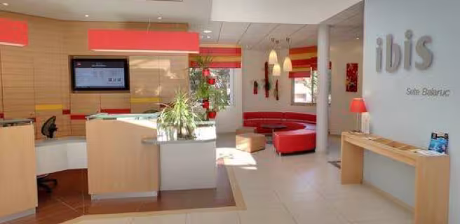 HOTEL IBIS